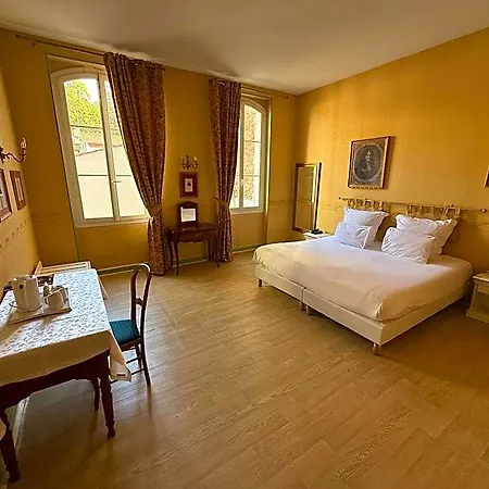 Otel Riquet 3*